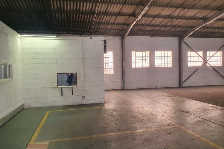 To Let commercial Property for Rent in Sidwell Eastern Cape